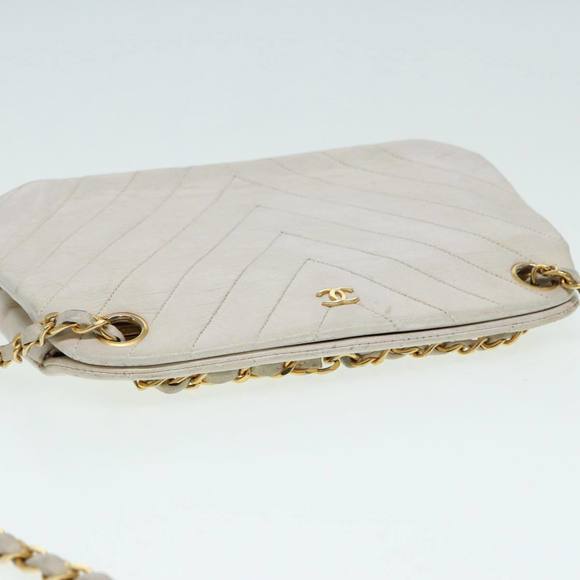 CHANEL V Stitch Chain Hand Bag Leather White CC Auth yk14103 - Picture 4 of 16